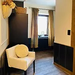 Originell - Emotionell Affittacamere 3*